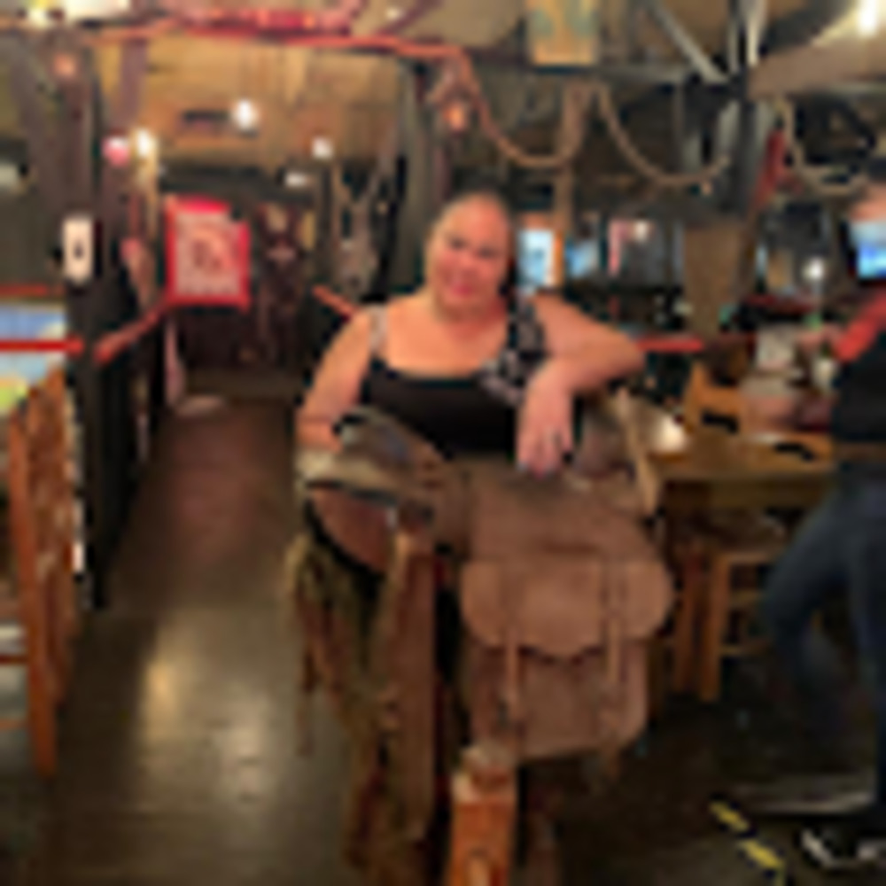 Meet your Posher, Maribel